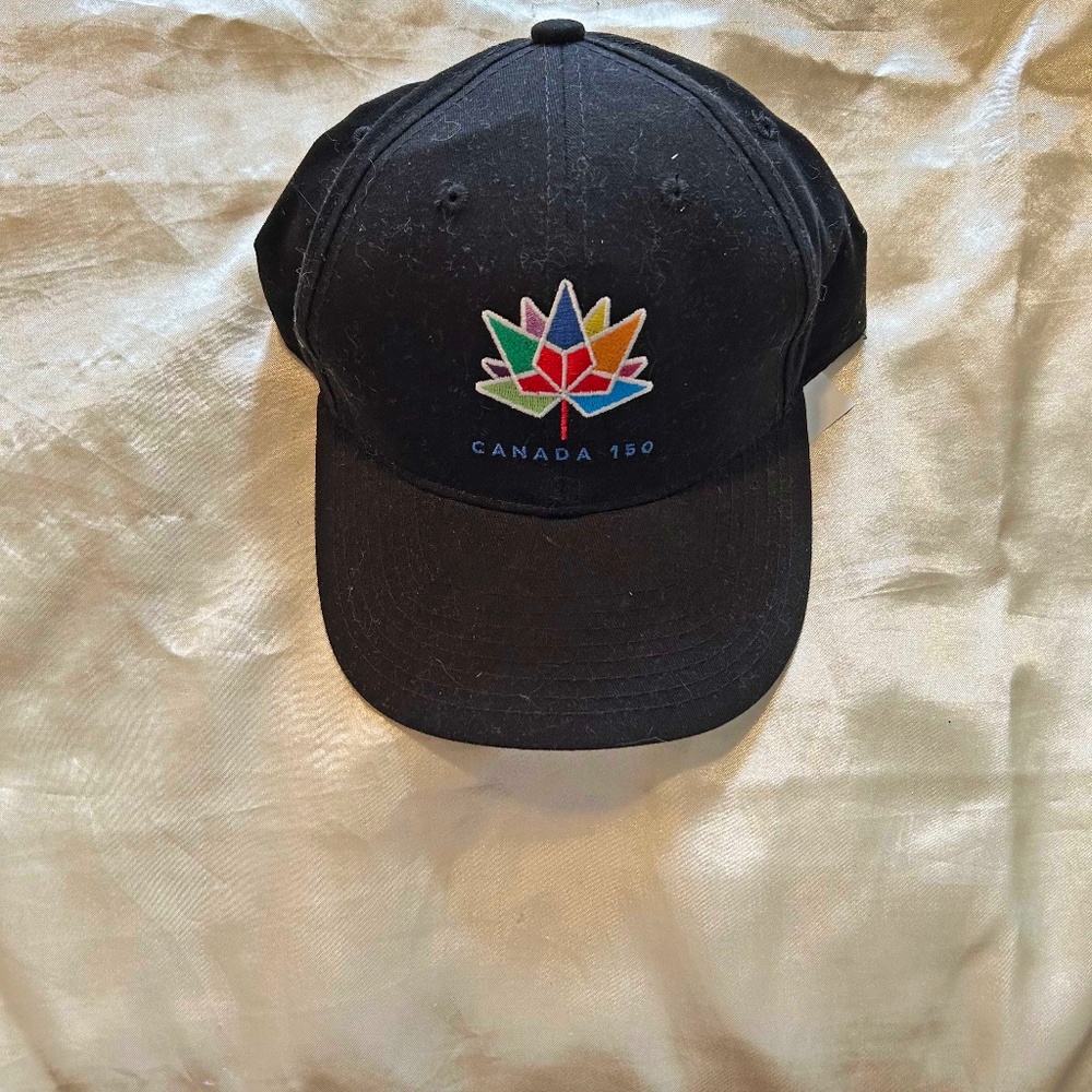 CANADA 150 BALLCAP, ADJUSTABLE SIZE, BLACK WITH MULTICOLOUR EMBROIDERY, COMMEMOR